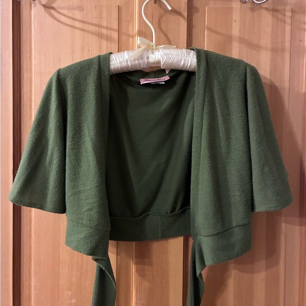 Elegant Green Women's Shrug
